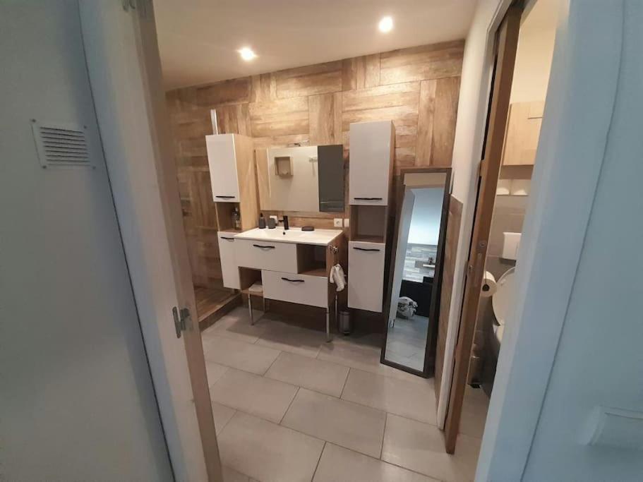 Appartement Spacieux &Tres Calme. Spacious & Very Quiet Apartment. Карос Екстериор снимка